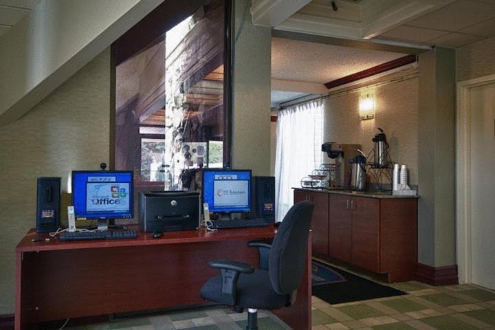 Howard Johnson By Wyndham Clifton Nj Exteriör bild
