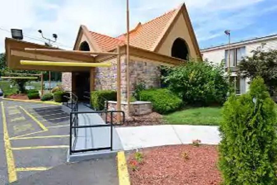Howard Johnson By Wyndham Clifton Nj Exteriör bild