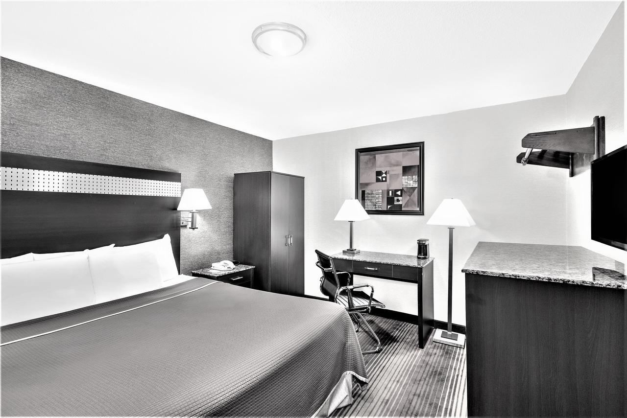 Howard Johnson By Wyndham Clifton Nj Exteriör bild
